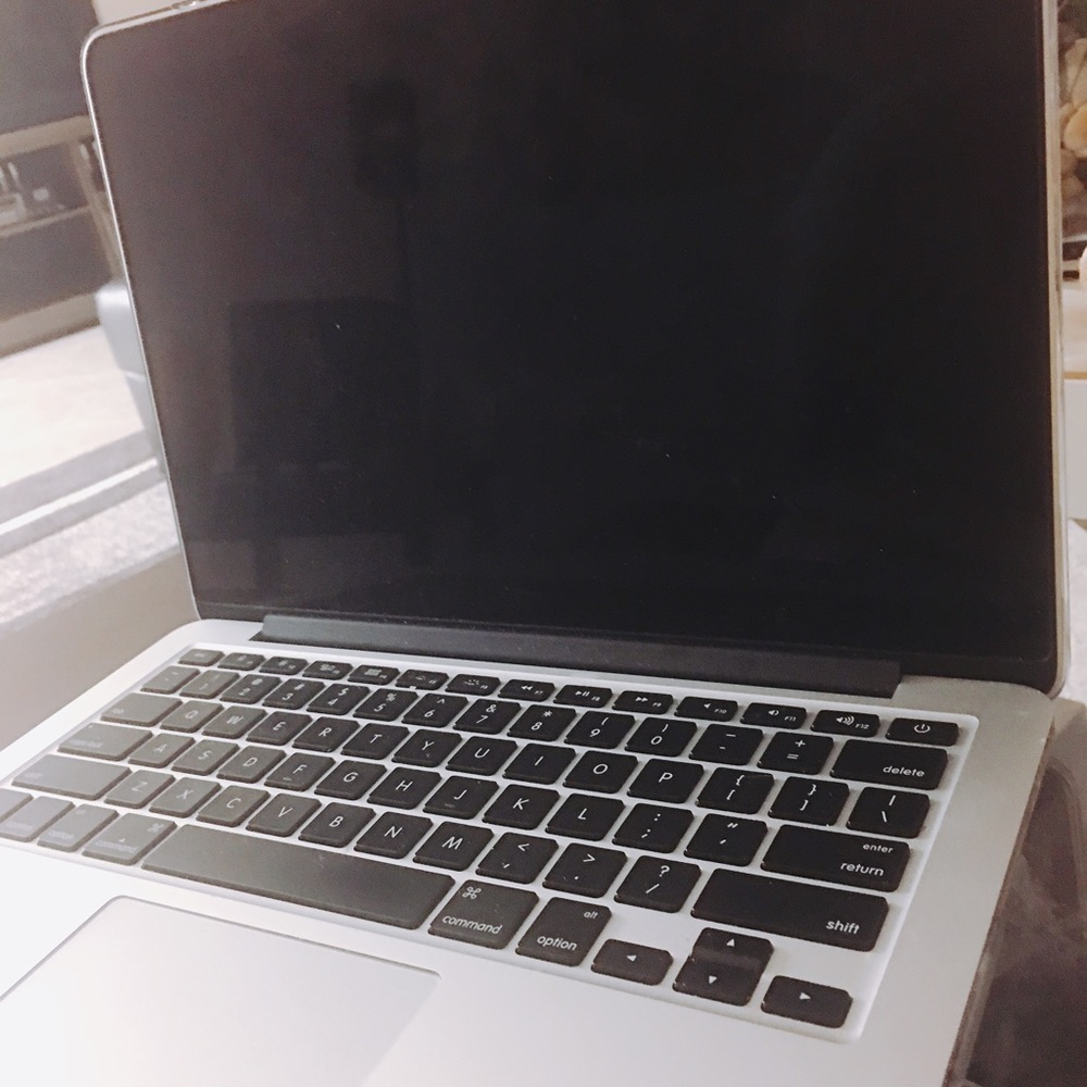 MacBook Pro - Picture 3 of 4
